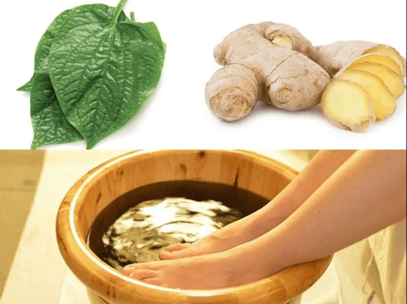 Ngâm chân với muối, gừng, chè xanh hoặc lá trầu không là mẹo dân gian hỗ trợ giảm mùi.