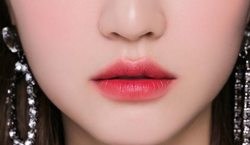 Tô lòng môi tạo vẻ nhẹ nhàng, full môi giúp gương mặt sắc nét hơn